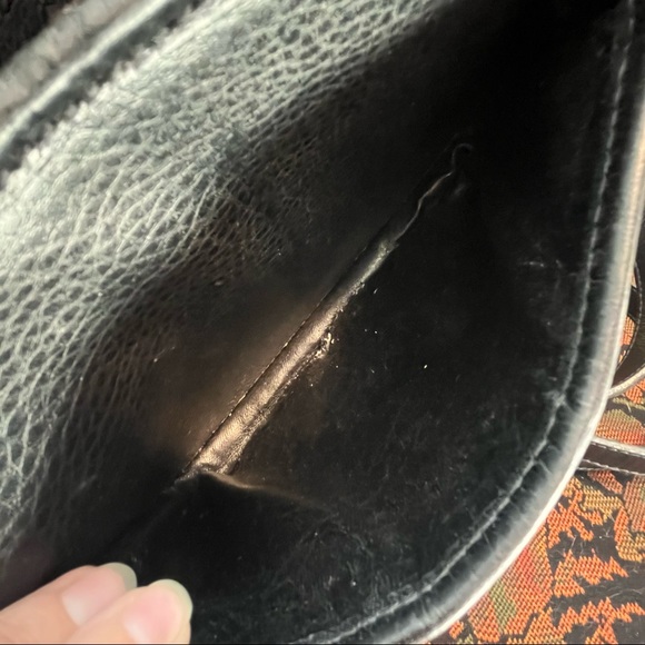 Donatello | Leather Crossbody Purse - Picture 12 of 16